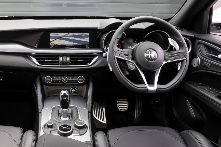 Торпедо Alfa Romeo Stelvio (949) 2018 года  (AU) (фото 35 из 40)